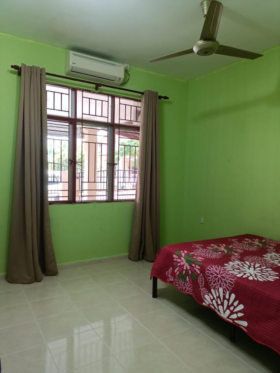 Yasmeen Homestay Kemaman Chukai Eksteriør billede
